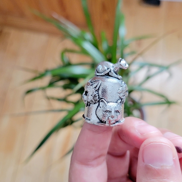 *RARE* Vintage Cat Thimble - Picture 8 of 12